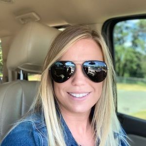 Meet your Posher, Brittney